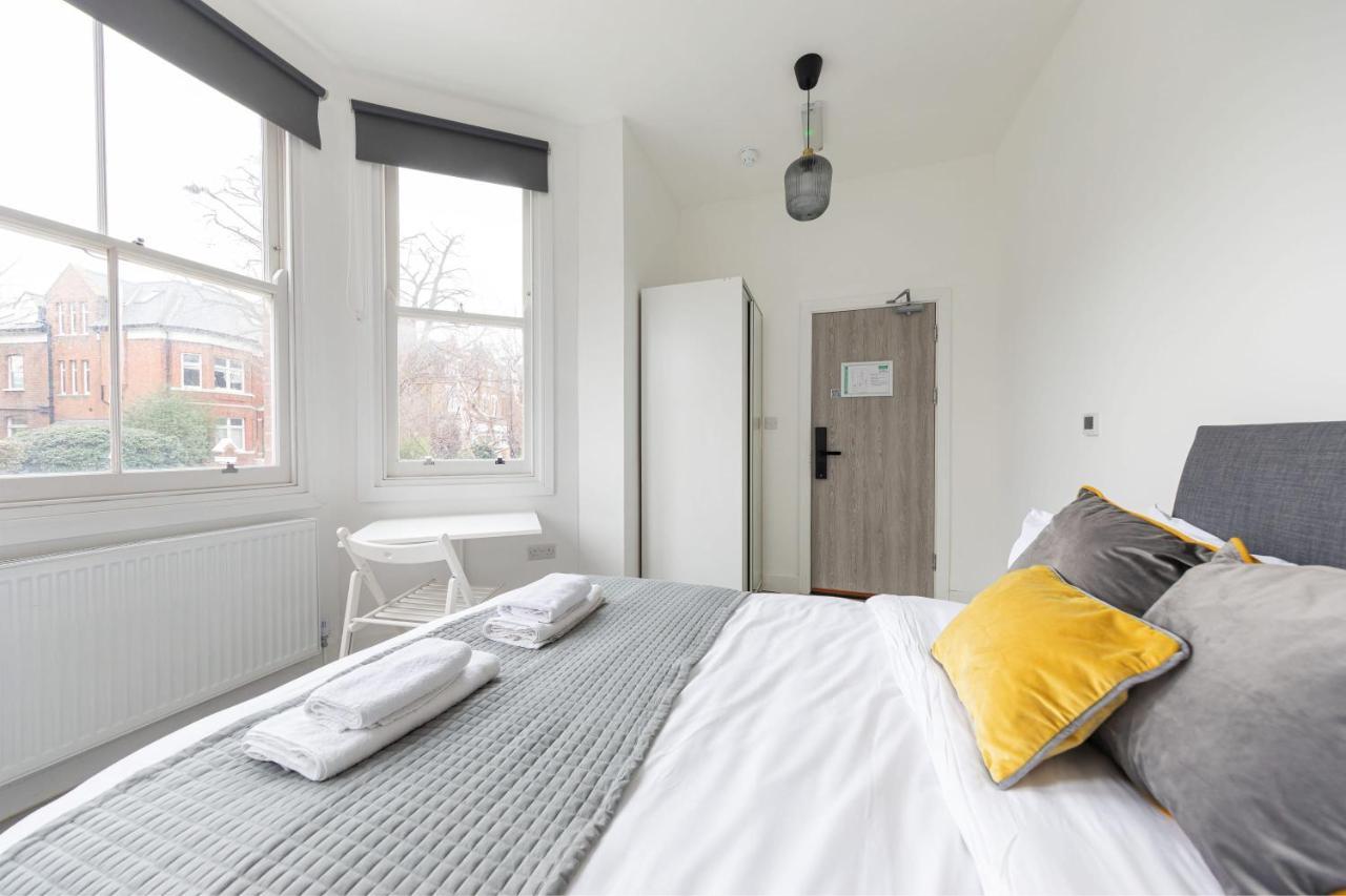 The Anson Hotel - Conveniently Located Sweet Space Near Transportation Stations London Bagian luar foto