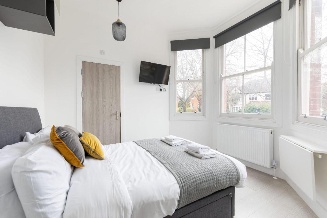 The Anson Hotel - Conveniently Located Sweet Space Near Transportation Stations London Bagian luar foto