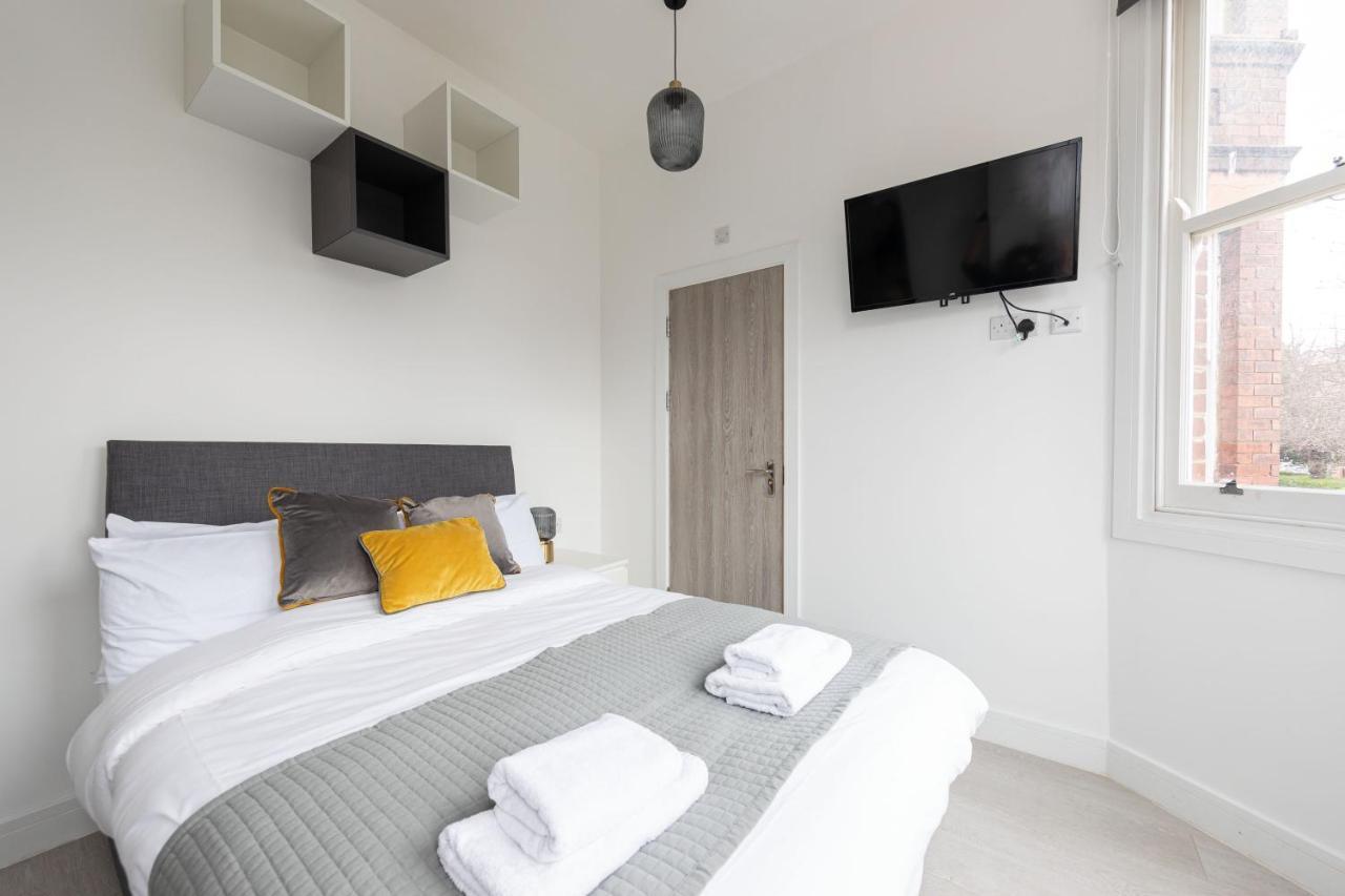 The Anson Hotel - Conveniently Located Sweet Space Near Transportation Stations London Bagian luar foto